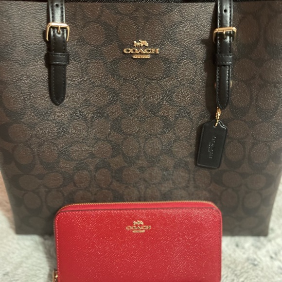 Authentic coach purse and authentic wallet - Picture 12 of 14
